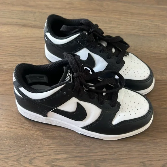 100% Authentic Nike Dunk Low Little Kids Sneakers Size 12C - Picture 2 of 5